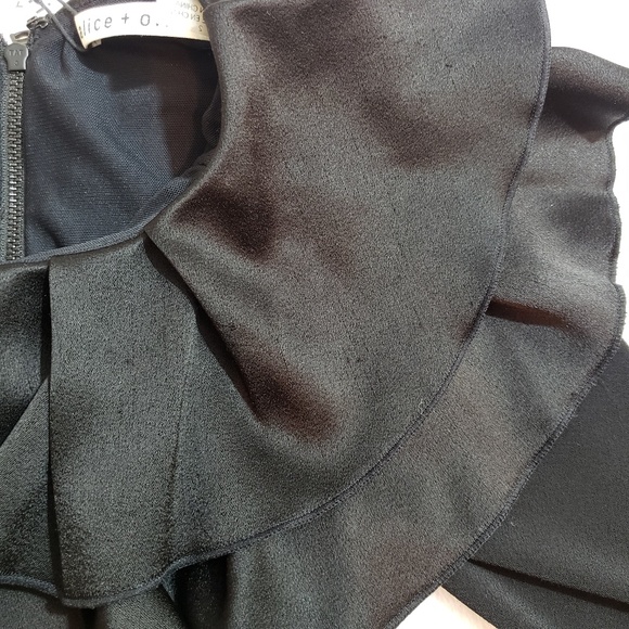 Alice + Olivia Izzy Ruffle One Shoulde… - Picture 6 of 7
